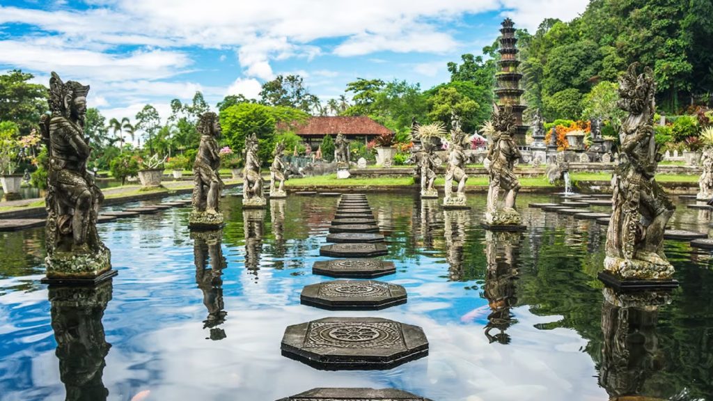 stunning place lempuyang temple tirta gangga